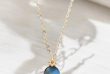 Petit Collier Anita Nacre Grise